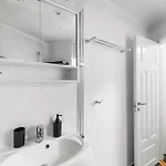 Charming Apartment, Walk To Attractions Apartman