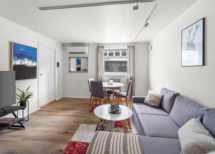 Charming - Walk To Attractions Apartamento Tromsø