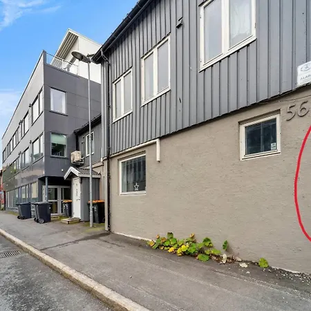 Charming - Walk To Attractions